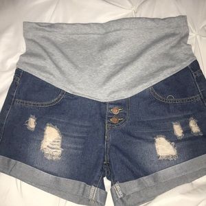 Maternity shorts